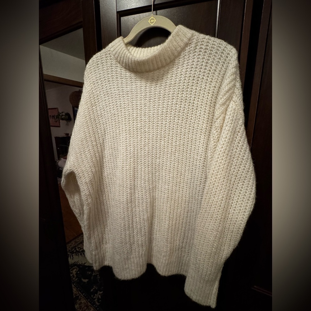 NWT women’s Old Navy sweater